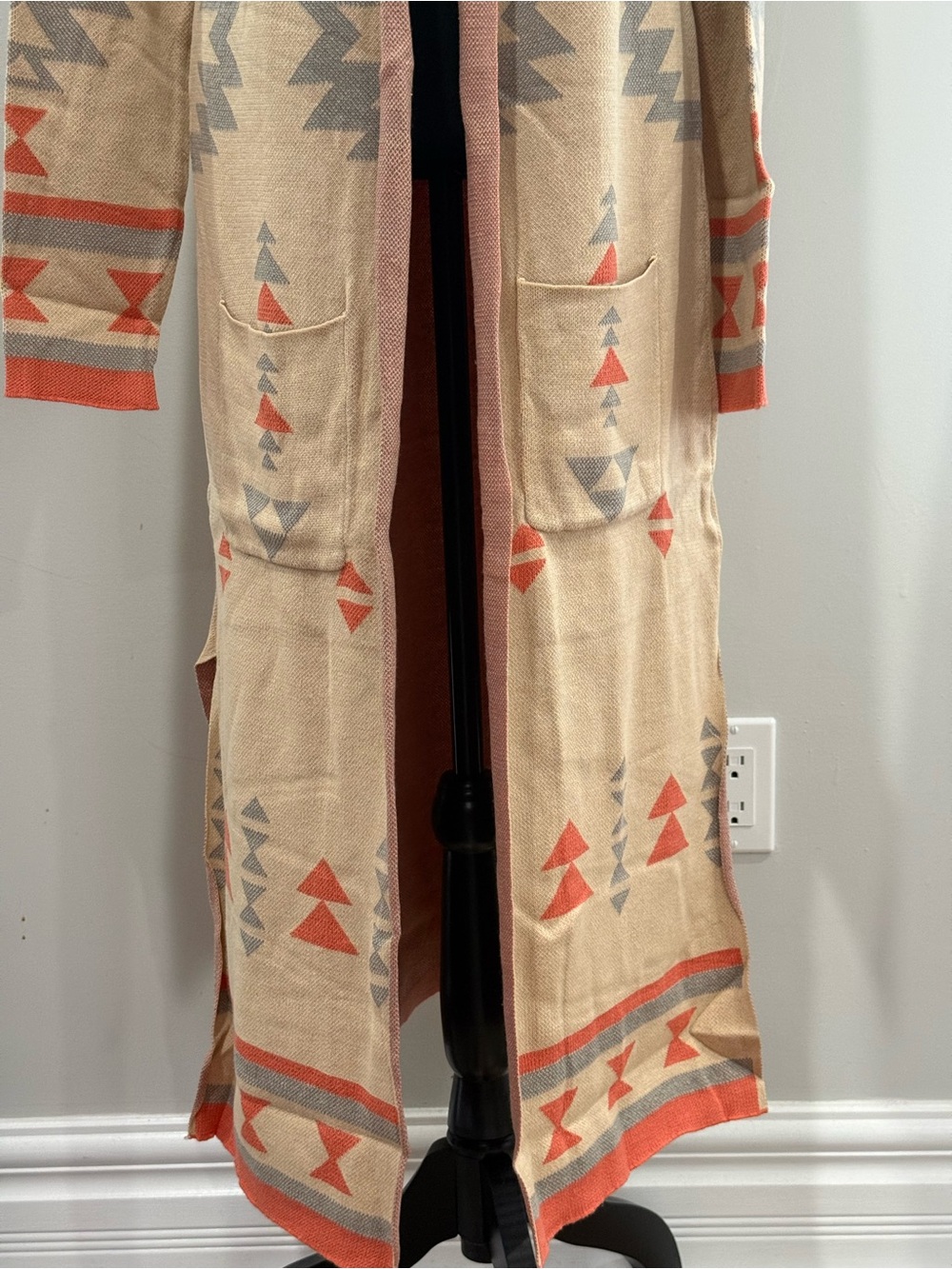 New Like Love XL Long Open-Front Aztec Cardigan Sweater in Beige and Coral 817 - Picture 3 of 9